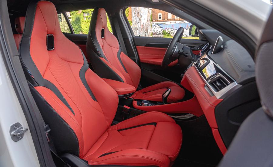 Интерьер BMW X2 M35i (F29) 2019 года  (NA) (фото 14 из 26)